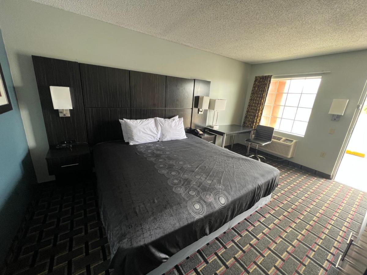 Executive Inn Pelham Exterior photo